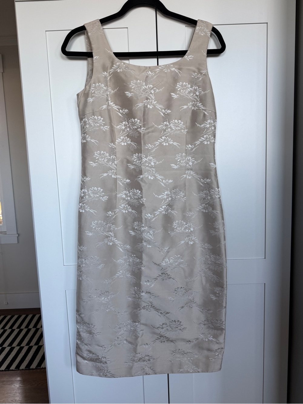 Elegant Vintage Silk Beige Floral-Embossed Sheath Dress